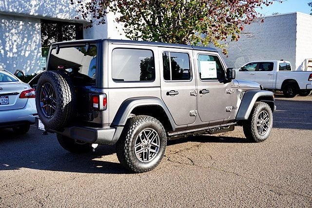 New 2026 Granite Crystal Metallic Clear-Coat Exterior Paint Jeep Sport S image 9