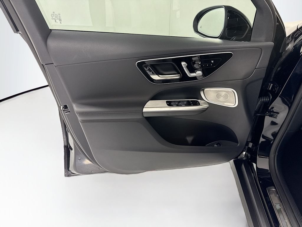 New 2026 Black Mercedes-Benz GLC 300 image 24