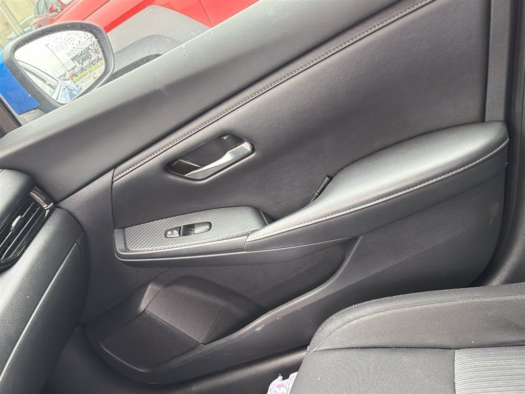 Used 2022 Blue Nissan SV image 3