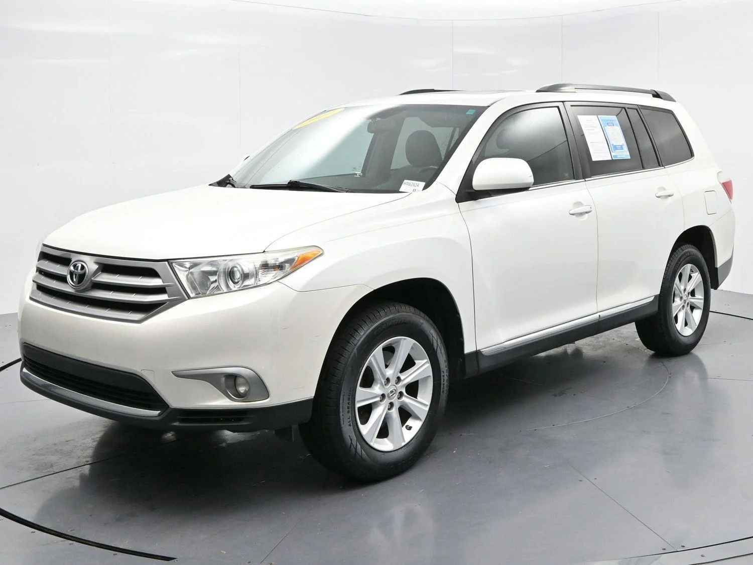 Used 2012 Blizzard Pearl Toyota SE image 3