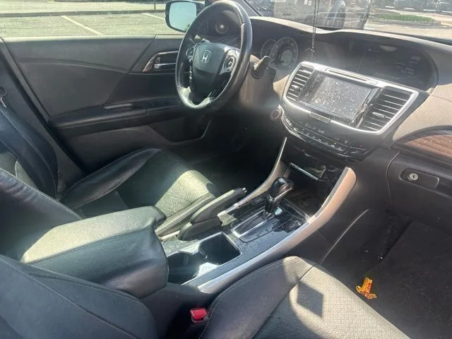Used 2017 Black Honda EX-L image 25