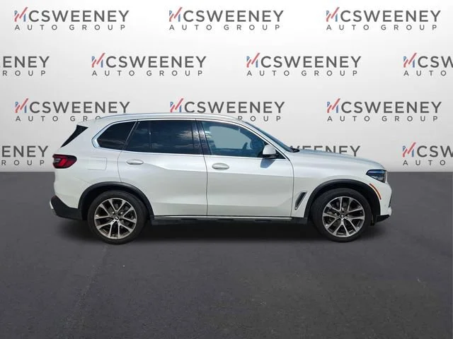 Used 2021 White BMW xDrive40i image 6
