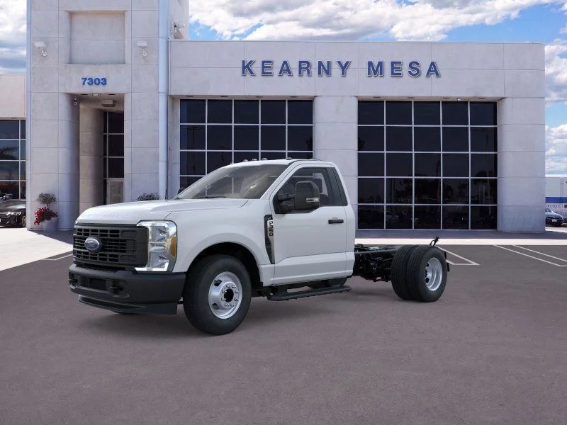2025 Ford F-350 Super Duty Chassis Cab