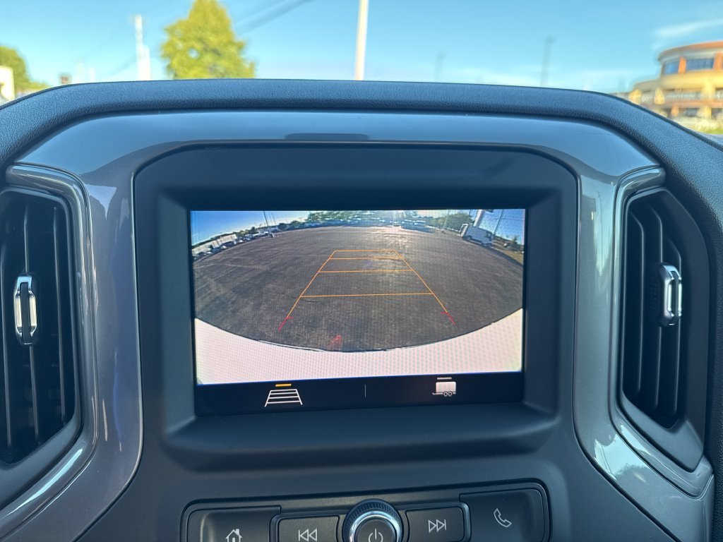 Certified Used 2022 SUMMIT WHITE Chevrolet Custom image 19