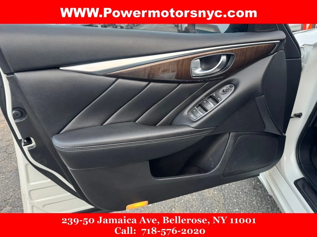 Used 2018 White INFINITI 3.0t LUXE image 22