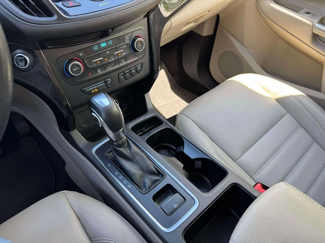 Used 2019 White Platinum Clearcoat Metallic Ford Titanium image 36