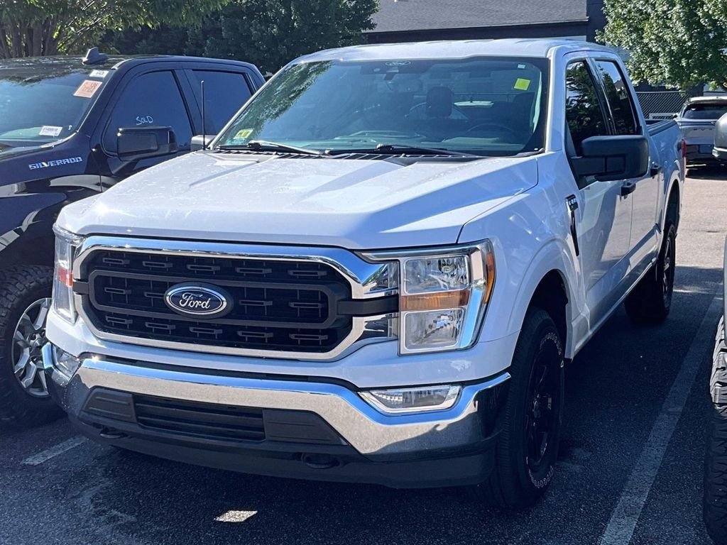 Used 2021 White Ford XLT image 3