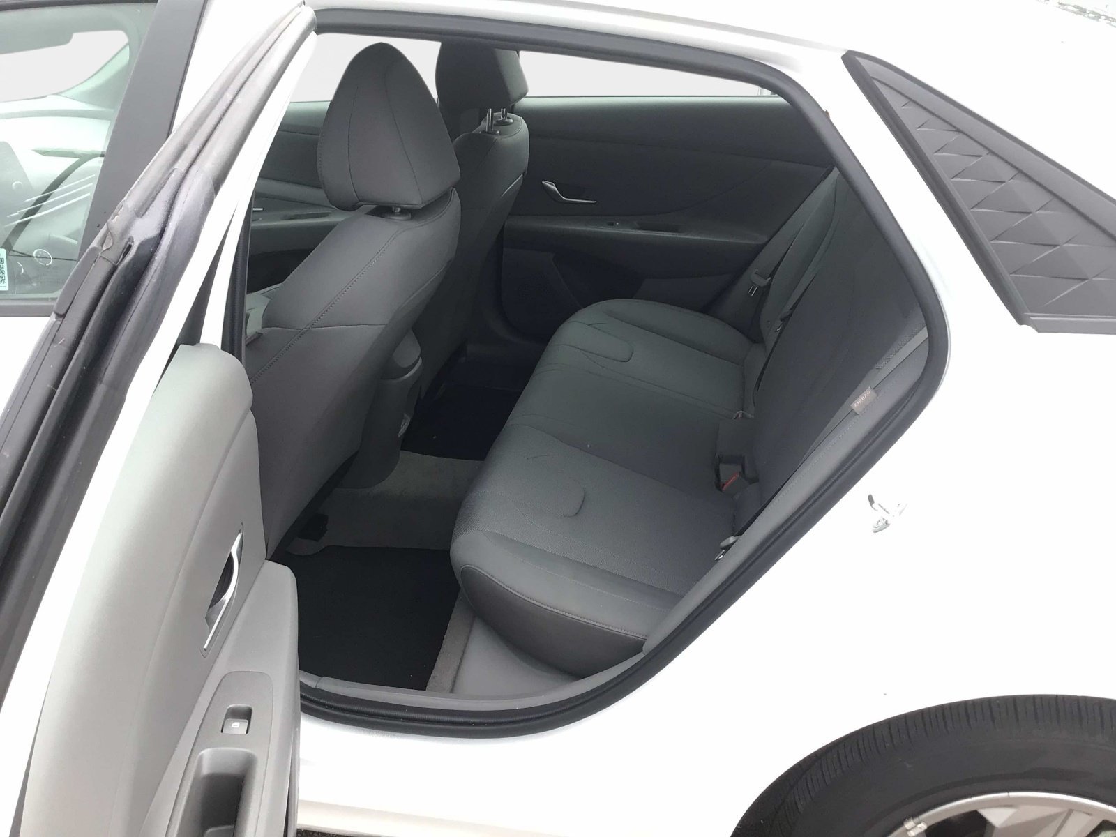 Used 2024 Serenity White Hyundai SE image 8