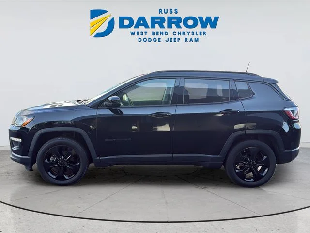 Used 2018 Black Jeep Latitude image 2