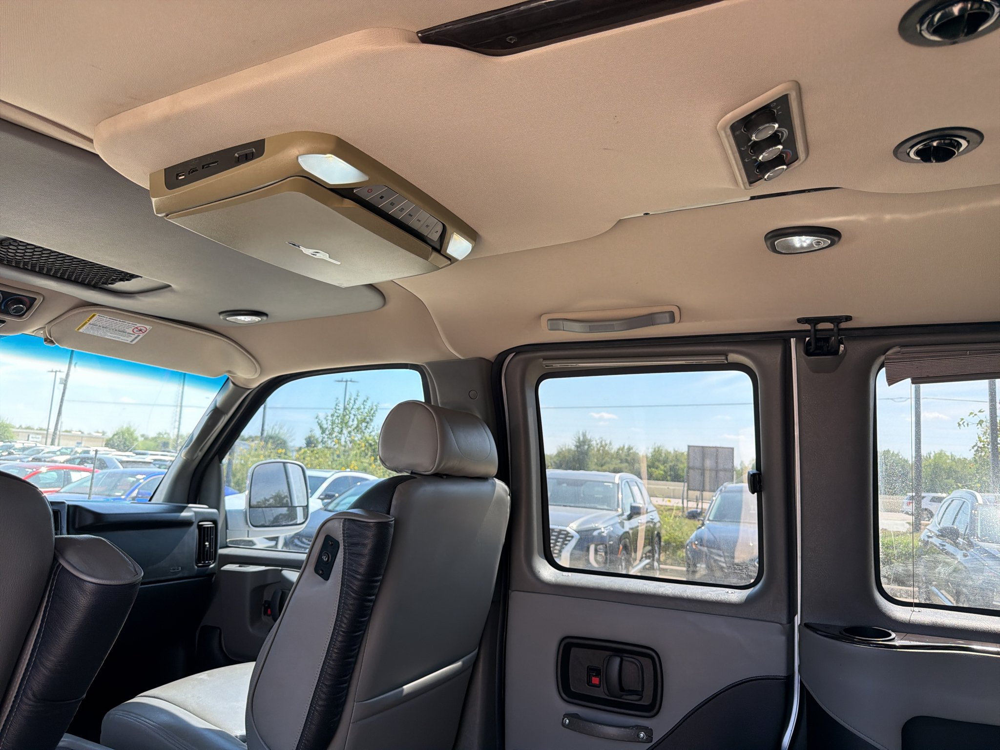 Used 2014 Quicksilver Metallic GMC Upfitter image 18