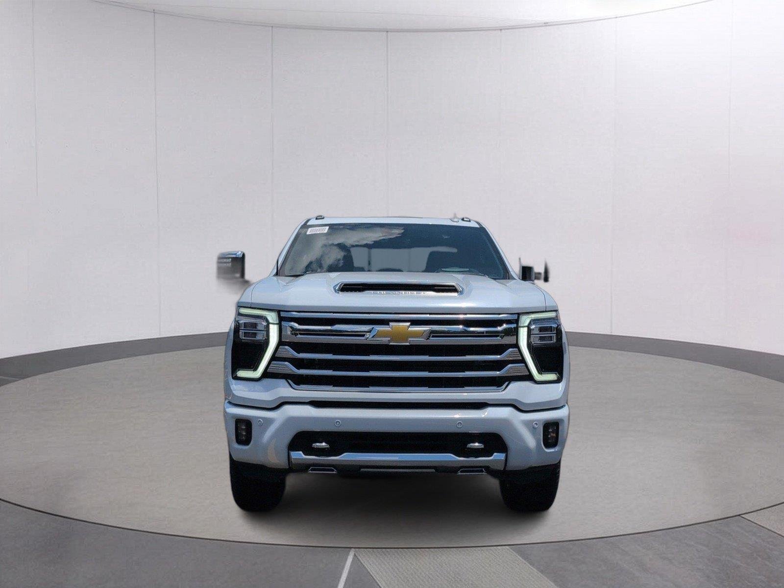 New 2026 Polar White Tricoat Chevrolet High Country image 9