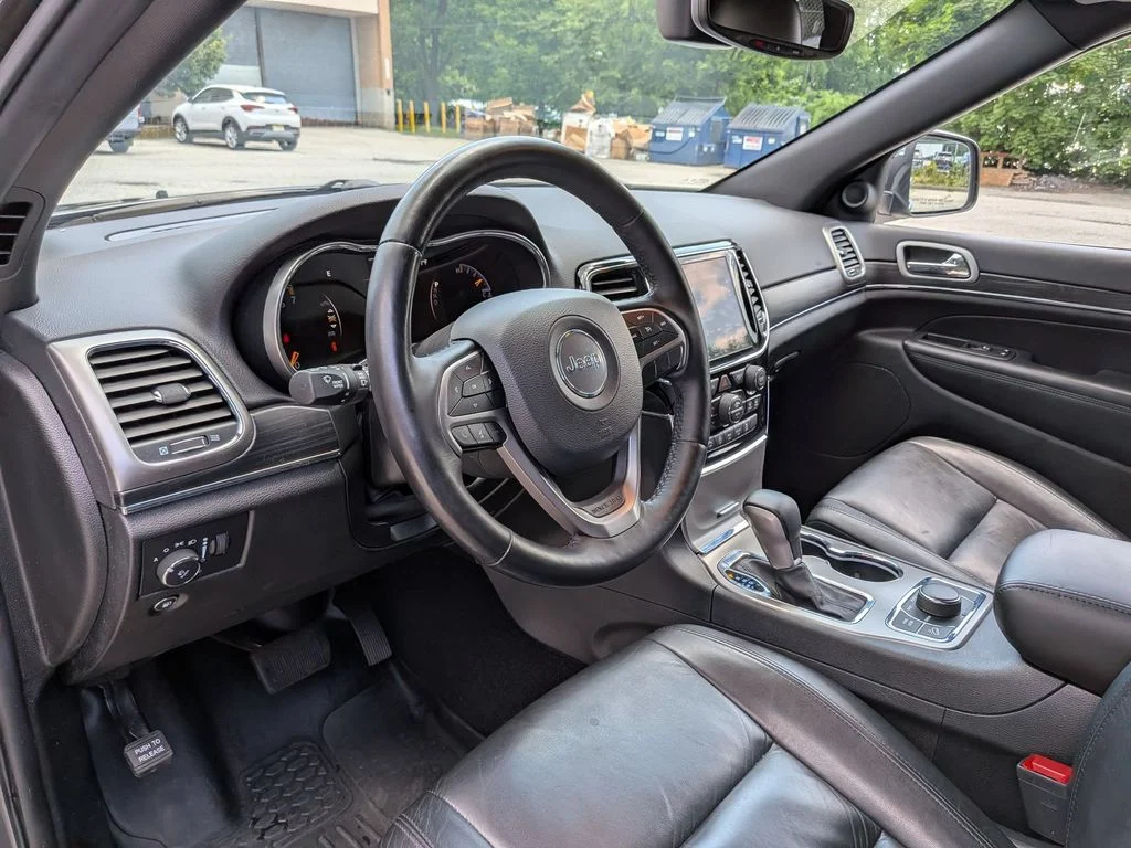 Used 2021 Gray Jeep Limited image 14