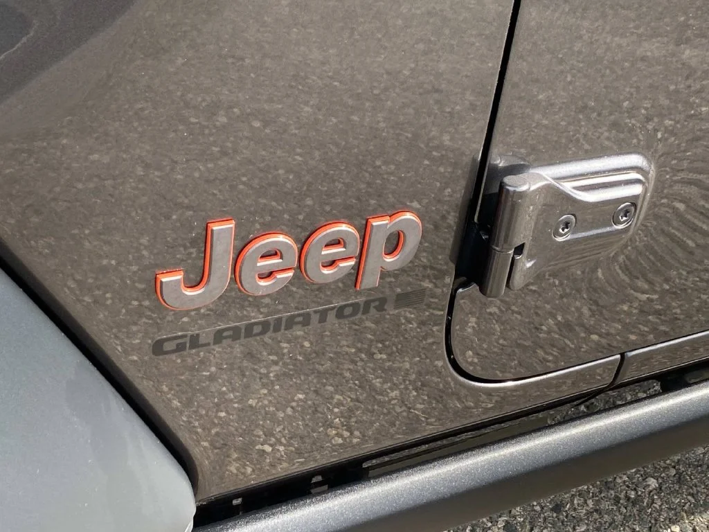 Certified Used 2026 Gray Jeep Mojave image 11
