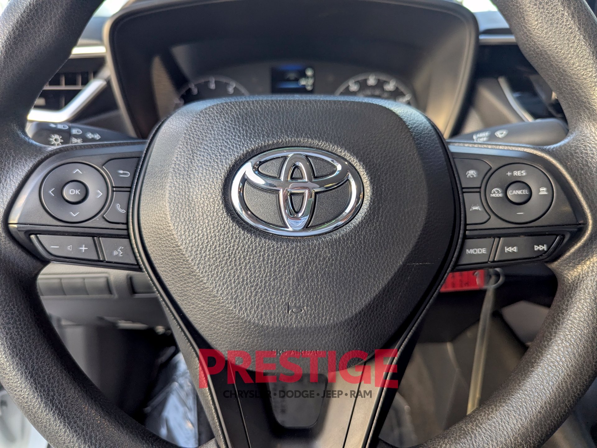 Used 2023 White Toyota LE image 15