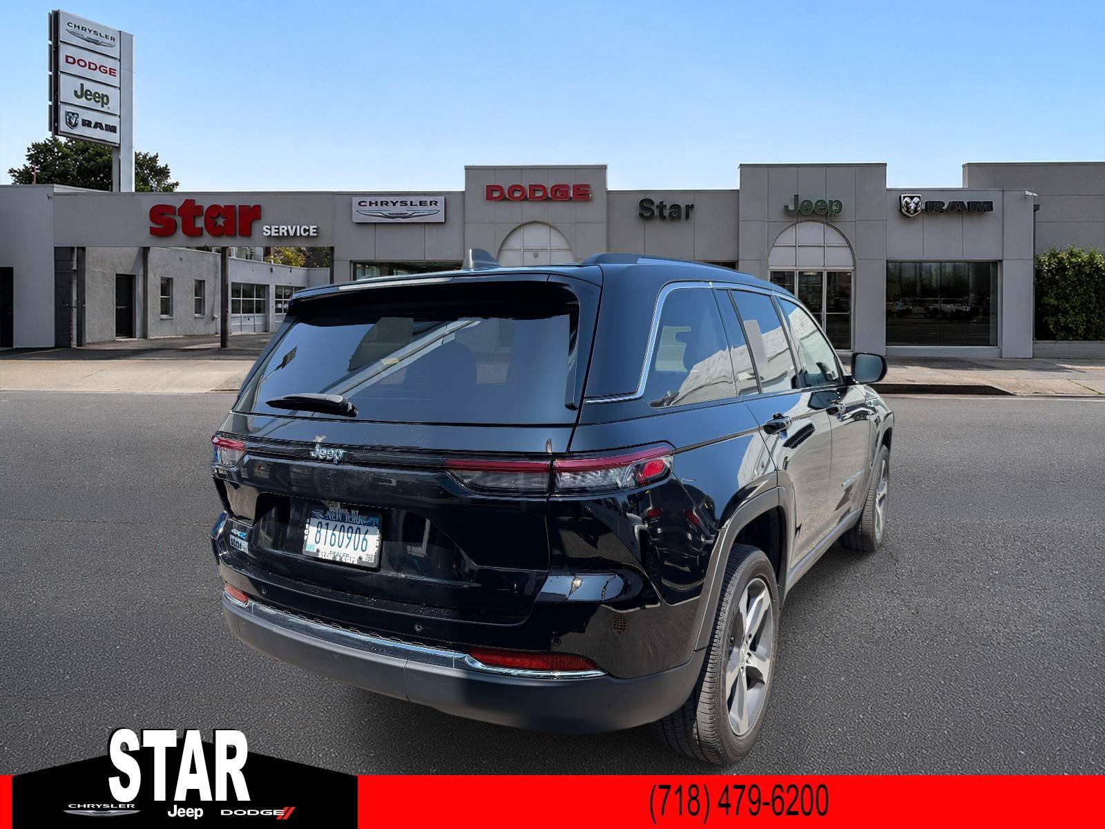 Used 2023 Diamond Black Crystal Pearlcoat Jeep 4xe image 7