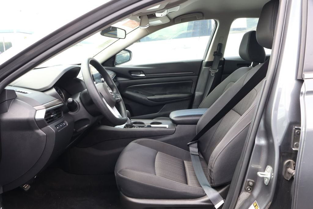 Used 2025 Gray Nissan SV FWD image 8