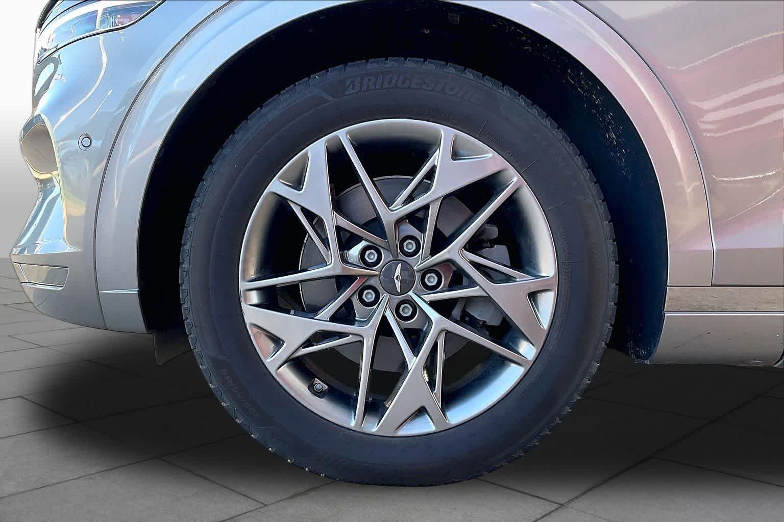 Used 2022 Savile Silver Genesis 2.5T image 9