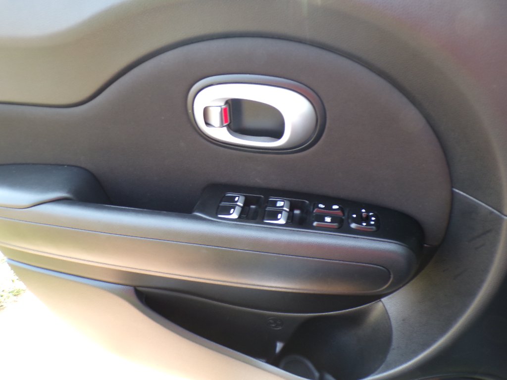 Used 2017 Alien II Kia Base image 14