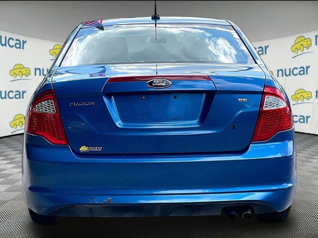 Used 2012 Blue Ford SE image 5
