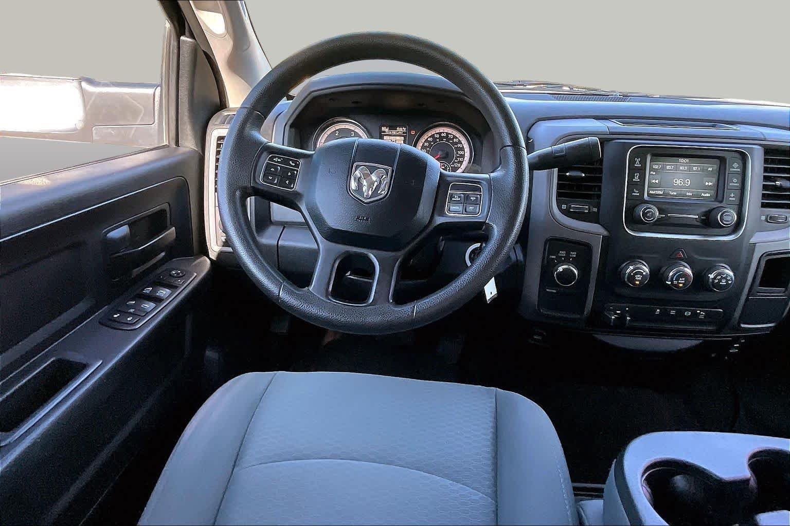 Used 2016 Bright White Clearcoat Ram Tradesman image 6