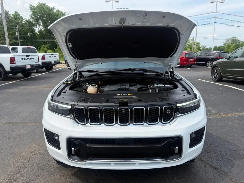 Used 2021 White/off-white Jeep Overland image 65