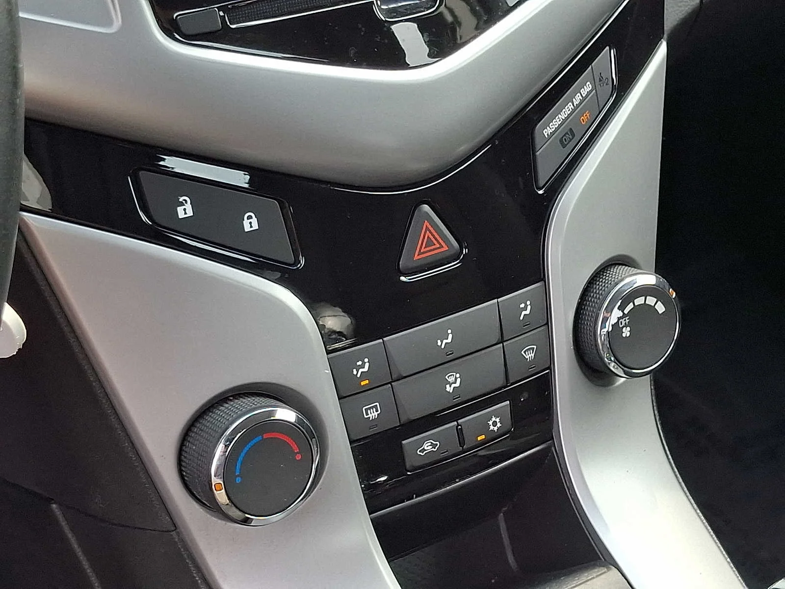 Used 2012 SILVER ICE METALLIC Chevrolet LT w/1LT image 15