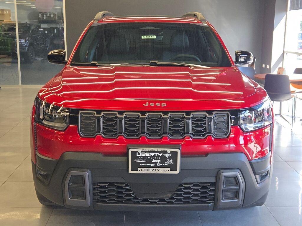 New 2026 Red Hot Pearl-Coat Exterior Paint Jeep Limited image 6