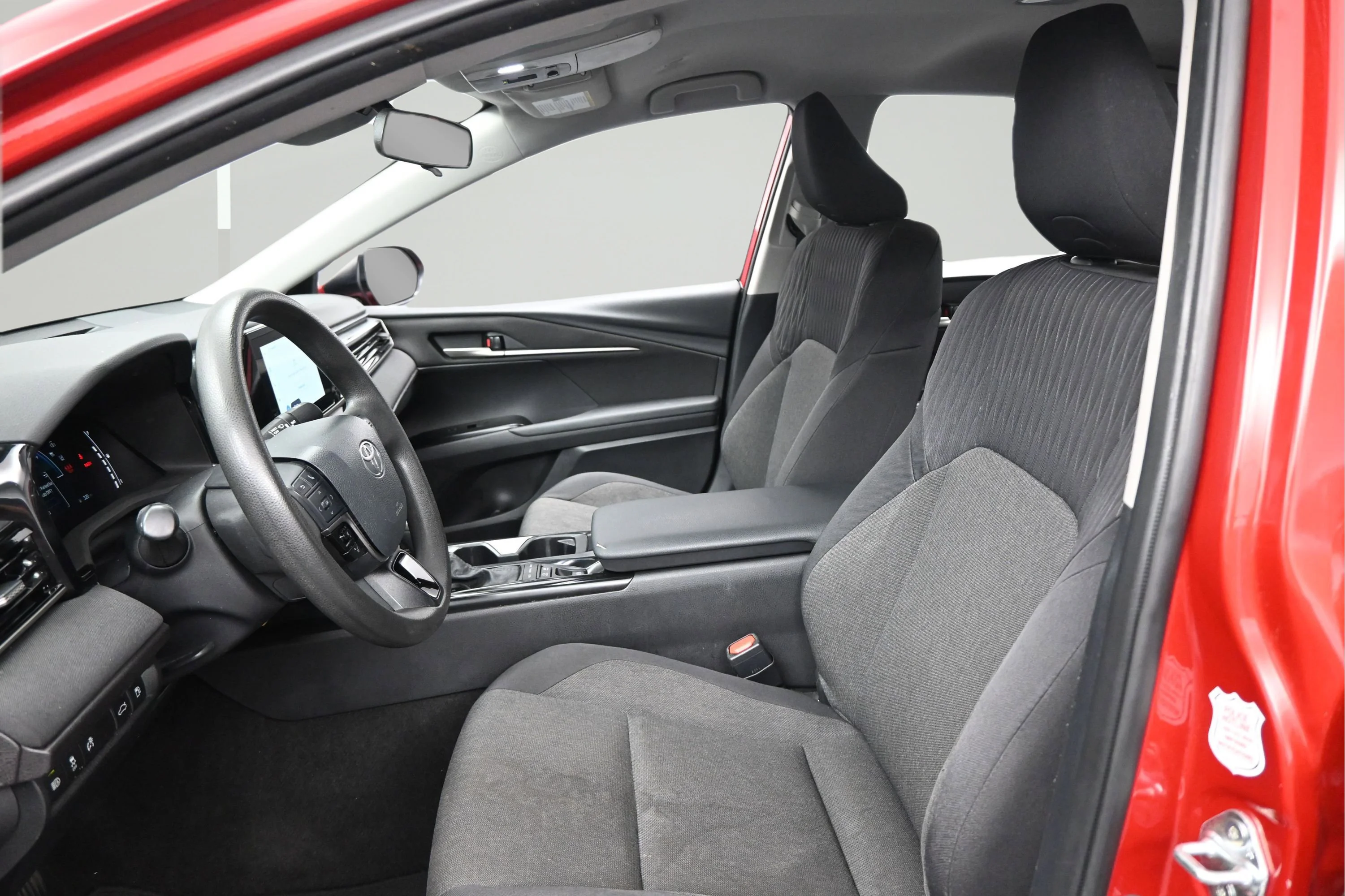 2025 Toyota Camry LE - Photo 9
