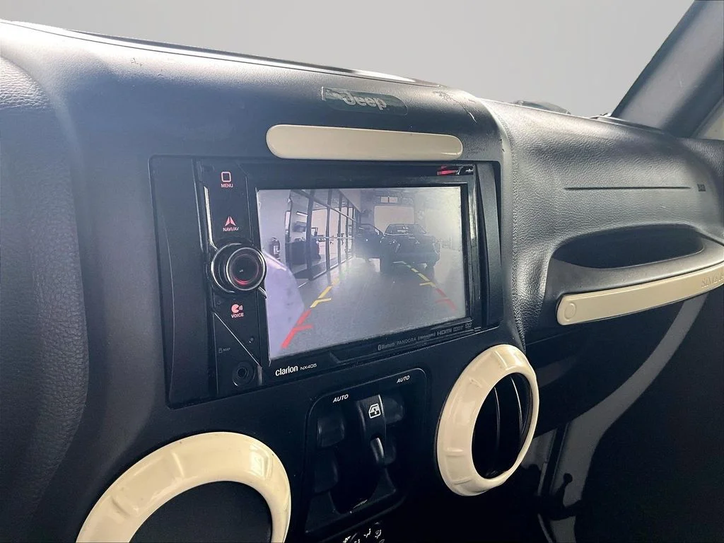 Used 2015 White Jeep Unlimited Sport image 21