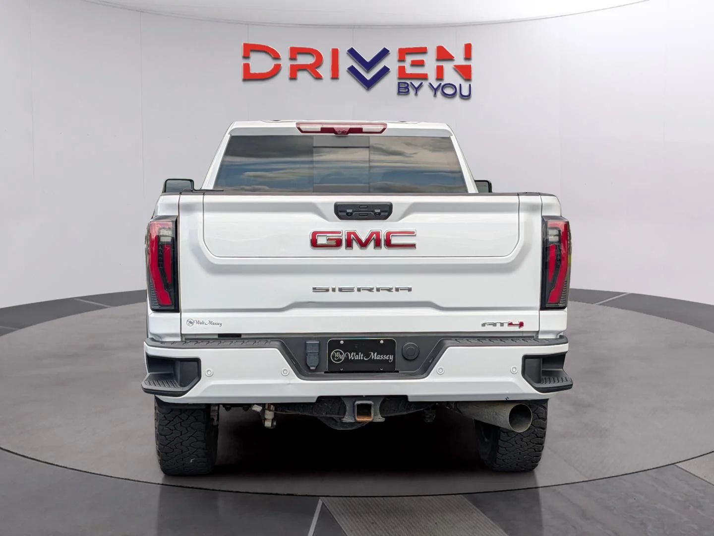 Used 2024 Summit White GMC AT4 image 4