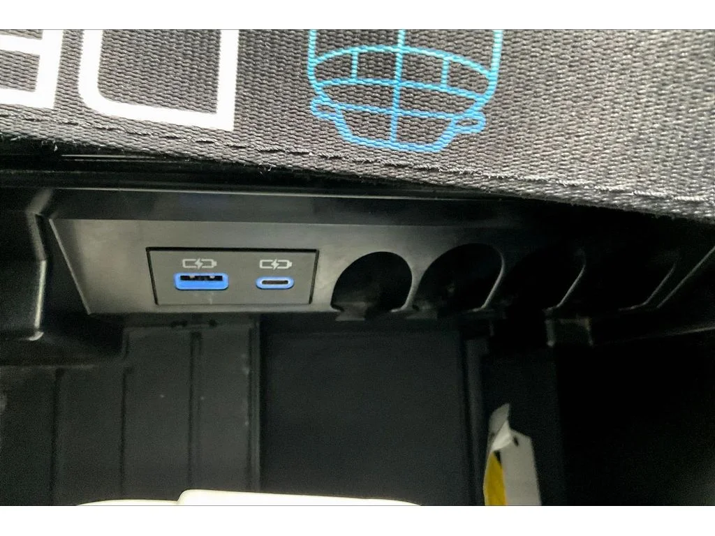 Used 2023 Ice Cap Toyota SR5 image 23