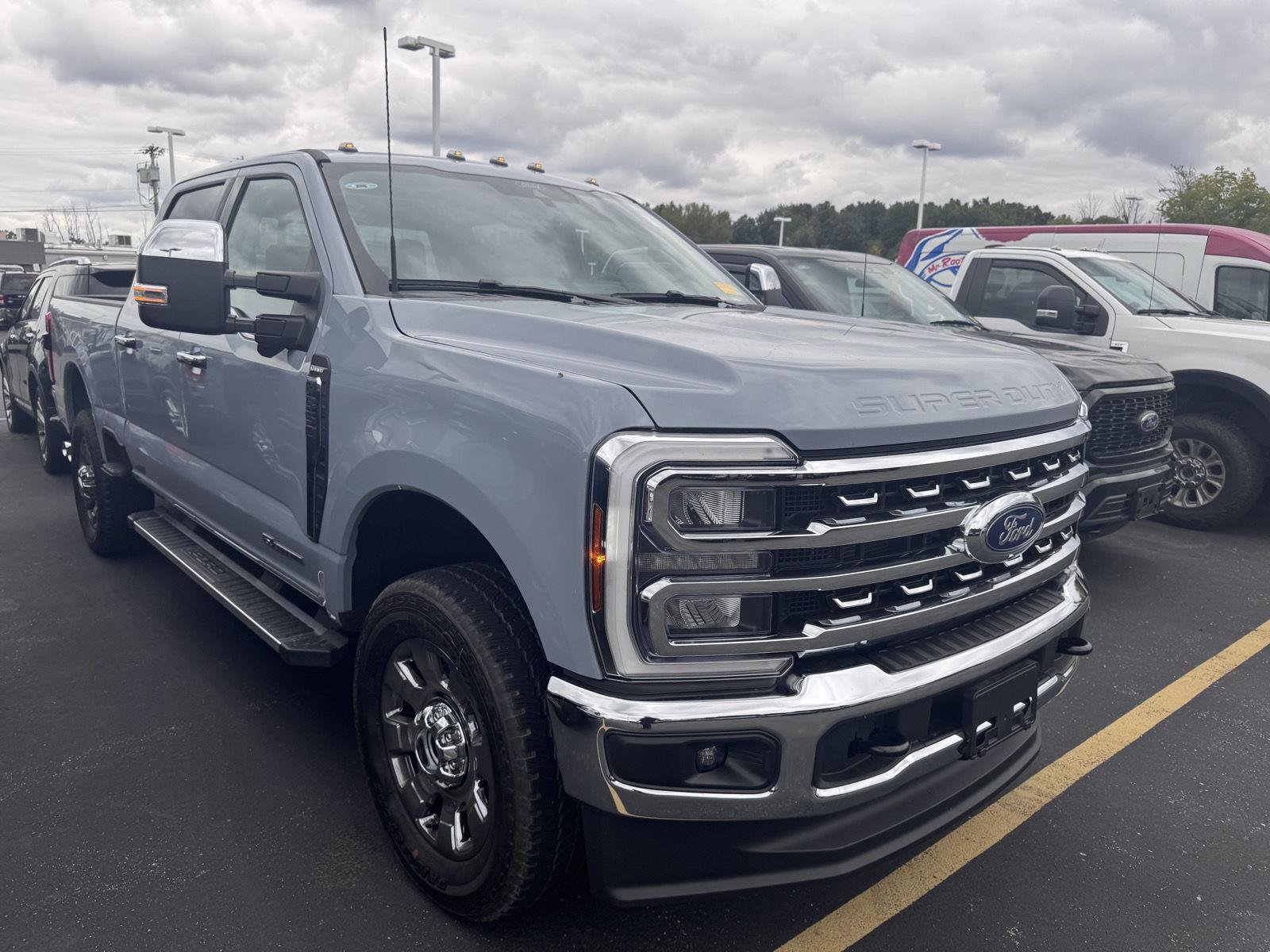 Used 2026 Glacier Gray Metallic Tri-Coat Ford Lariat image 3