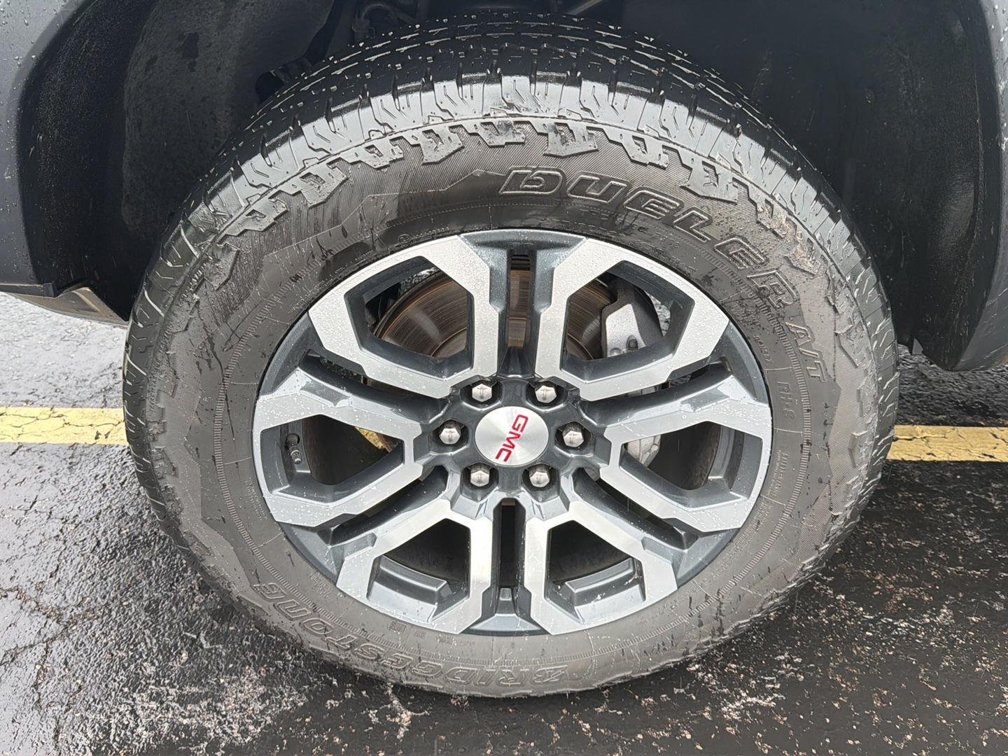 Used 2024 Onyx Black GMC 4WD AT4 image 9