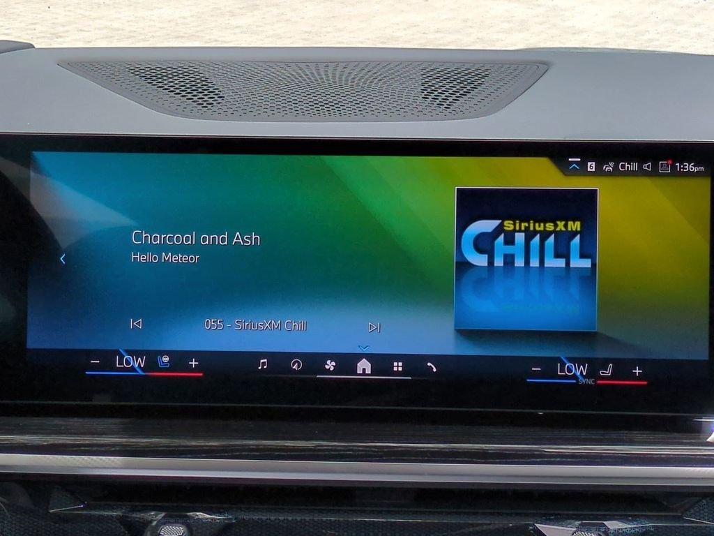 New 2027 Gray Metallic BMW xDrive40i image 18