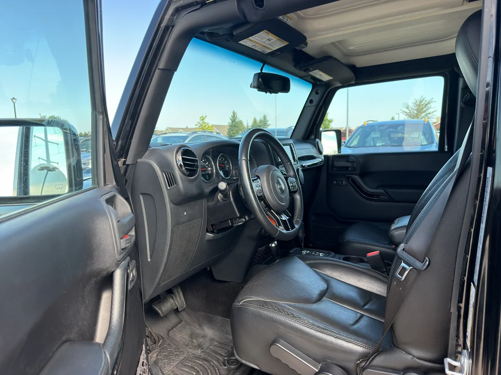 Used 2015 Black Clearcoat Jeep Altitude image 11