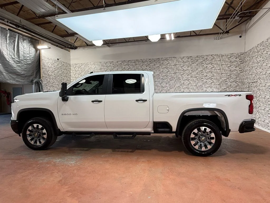 Used 2024 White Chevrolet Custom image 5