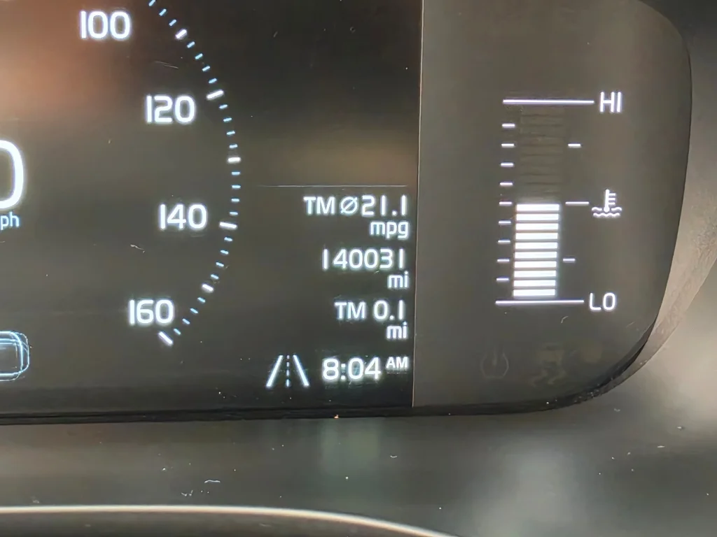 Used 2019 Onyx Black Metallic Volvo T6 Momentum image 7