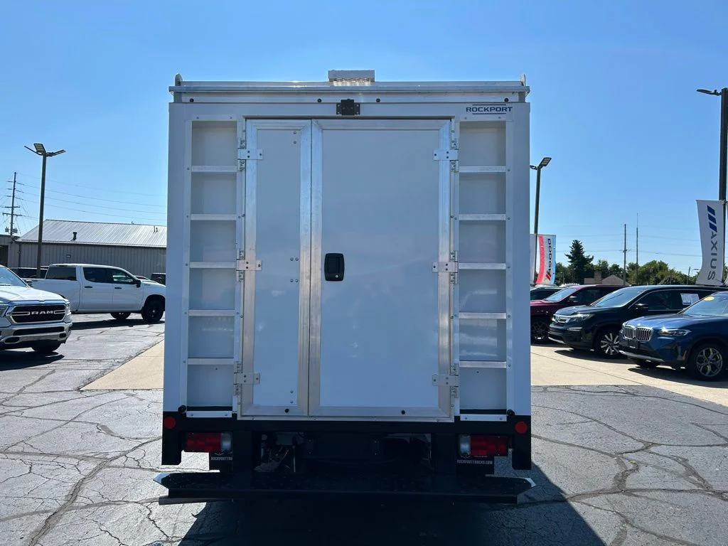 New 2025 Bright White Clear-Coat Exterior Paint RAM Low Roof image 4