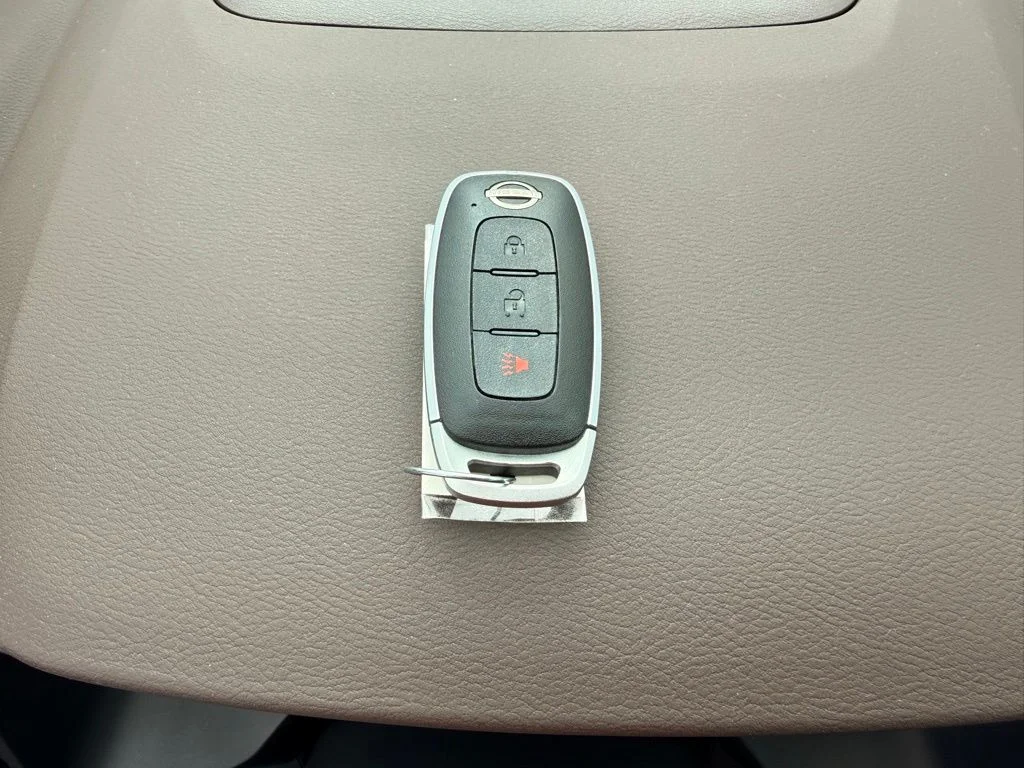 Used 2023 White Nissan S image 34