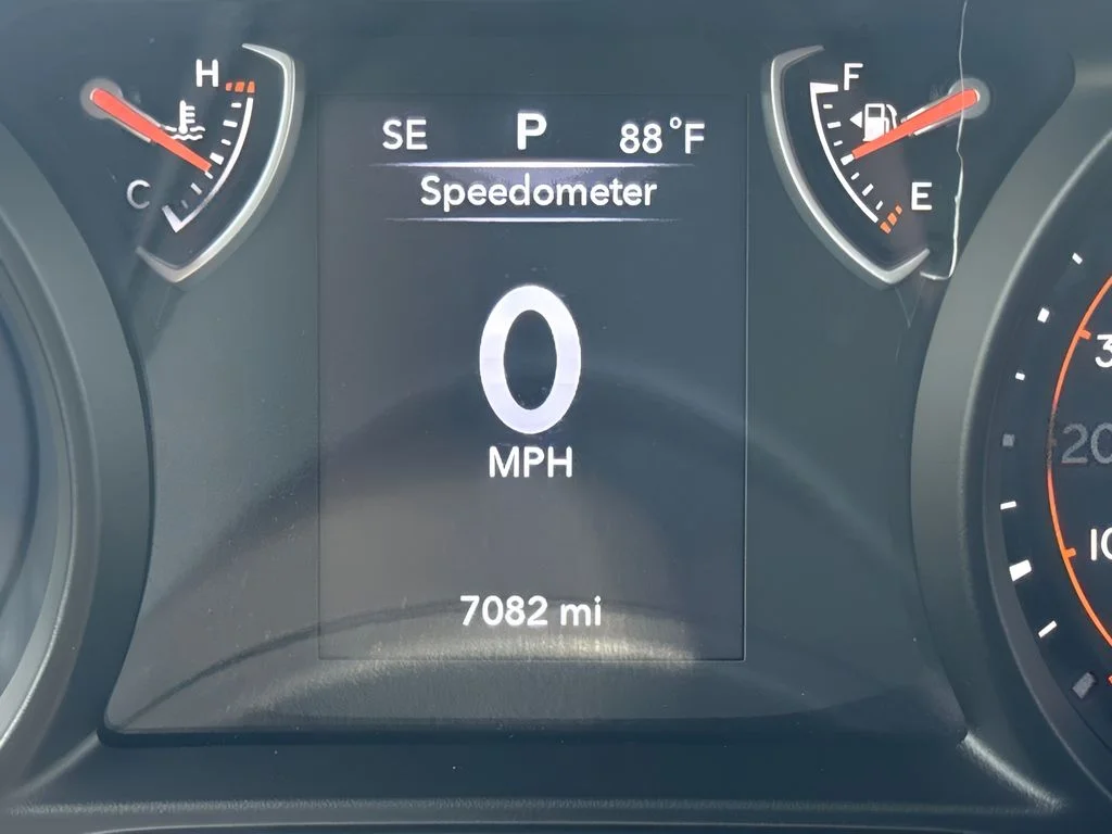 Used 2025 White Jeep Sport S image 18
