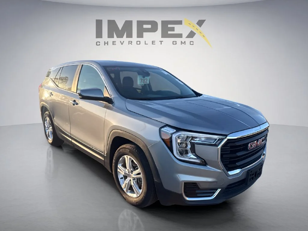 Used 2024 Sterling Metallic GMC SLE image 6