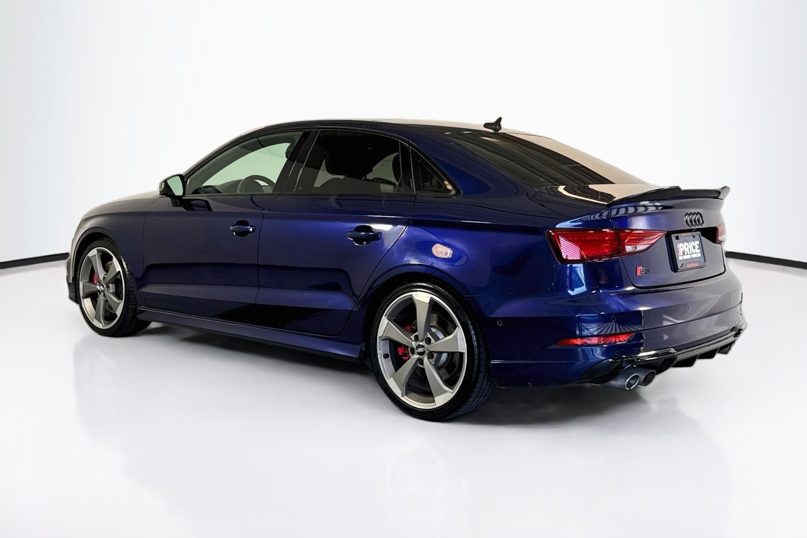 Used 2019 Navarra Blue Metallic Audi Prestige image 7