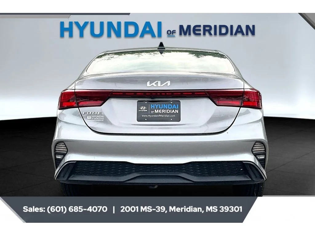 Used 2023 Steel Gray Kia LXS image 4
