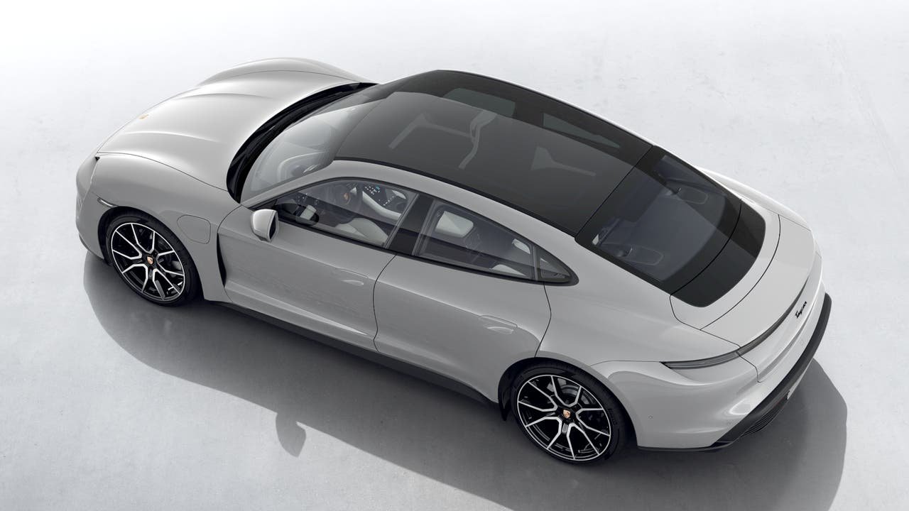 Certified Used 2023 Chalk Porsche  image 4