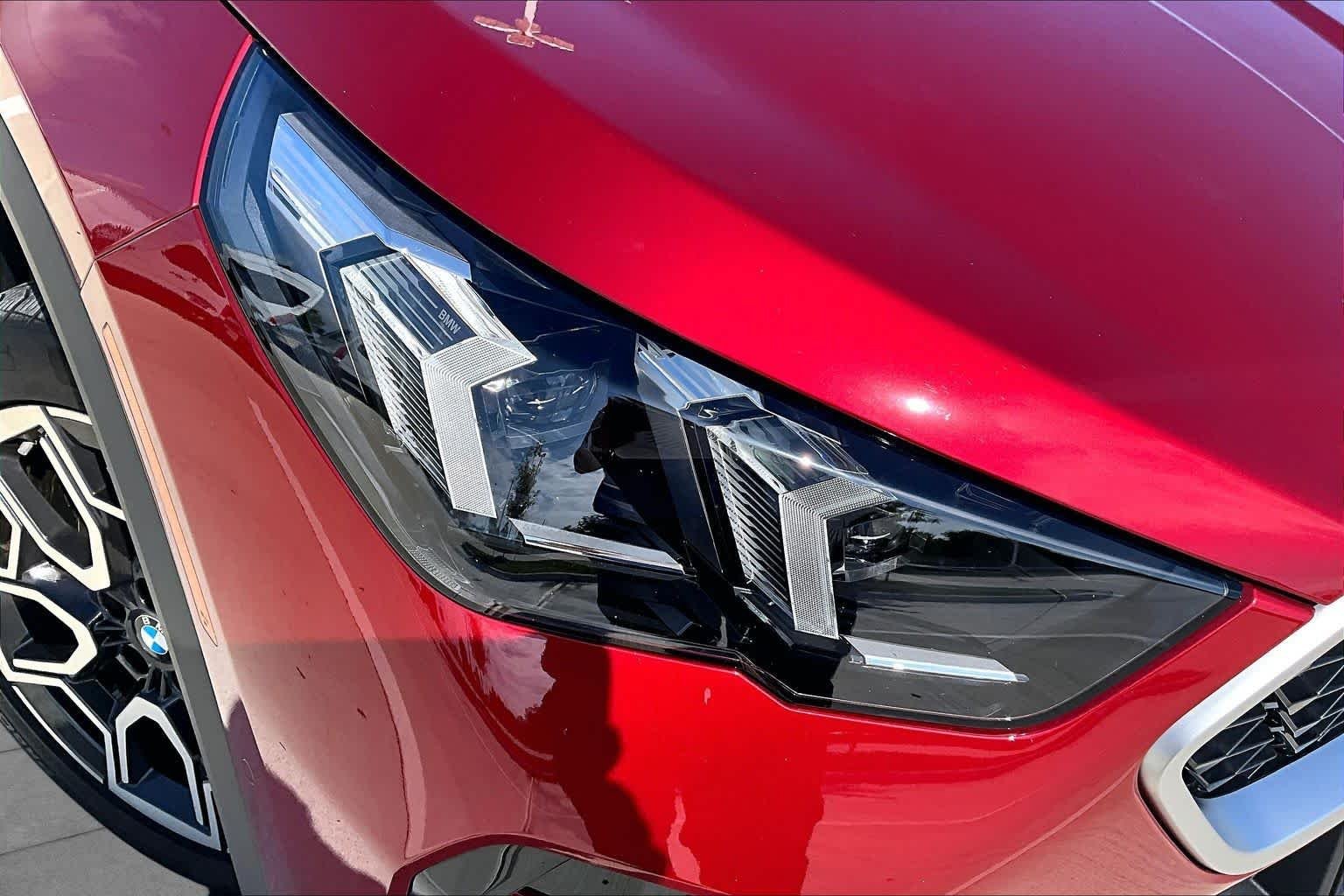 Used 2026 Vegas Red Metallic BMW xDrive28i image 26