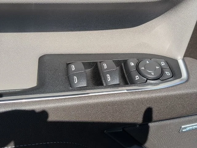 2026 Chevrolet Silverado 1500 LTZ - Photo 16