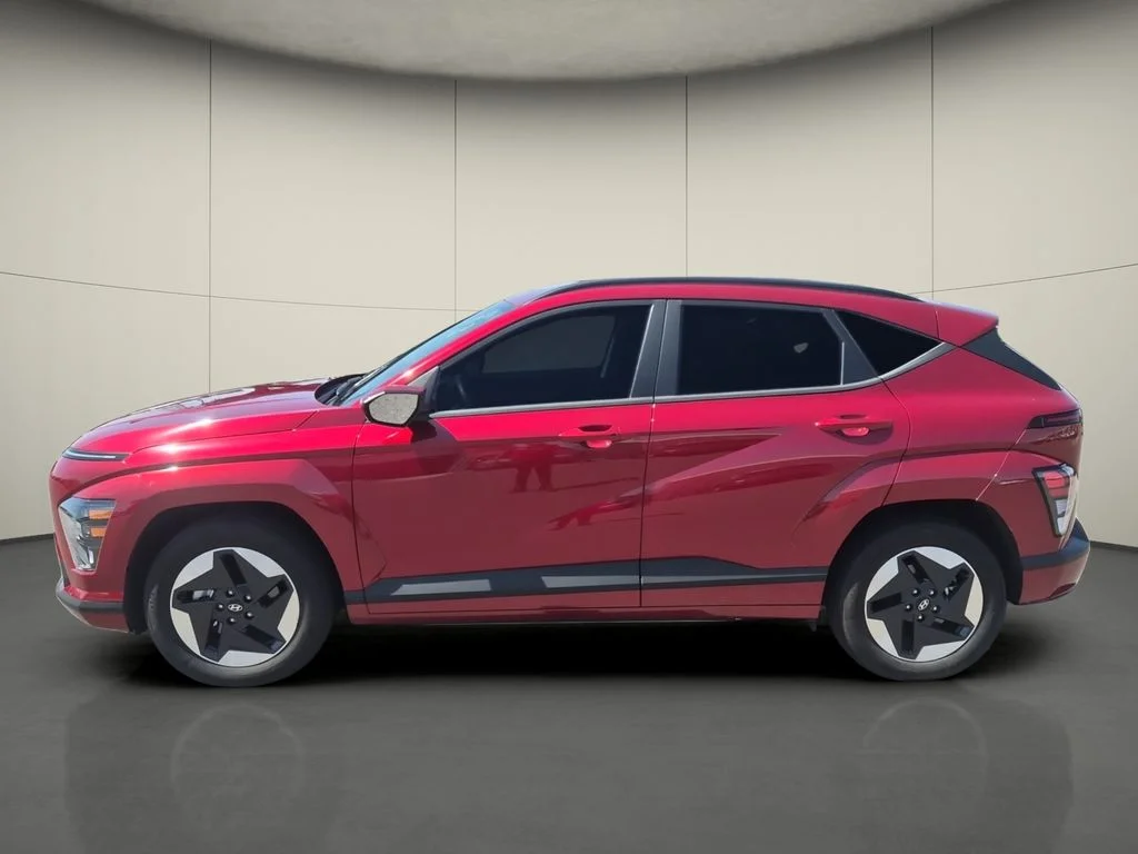 Used 2025 Red Hyundai SEL image 4