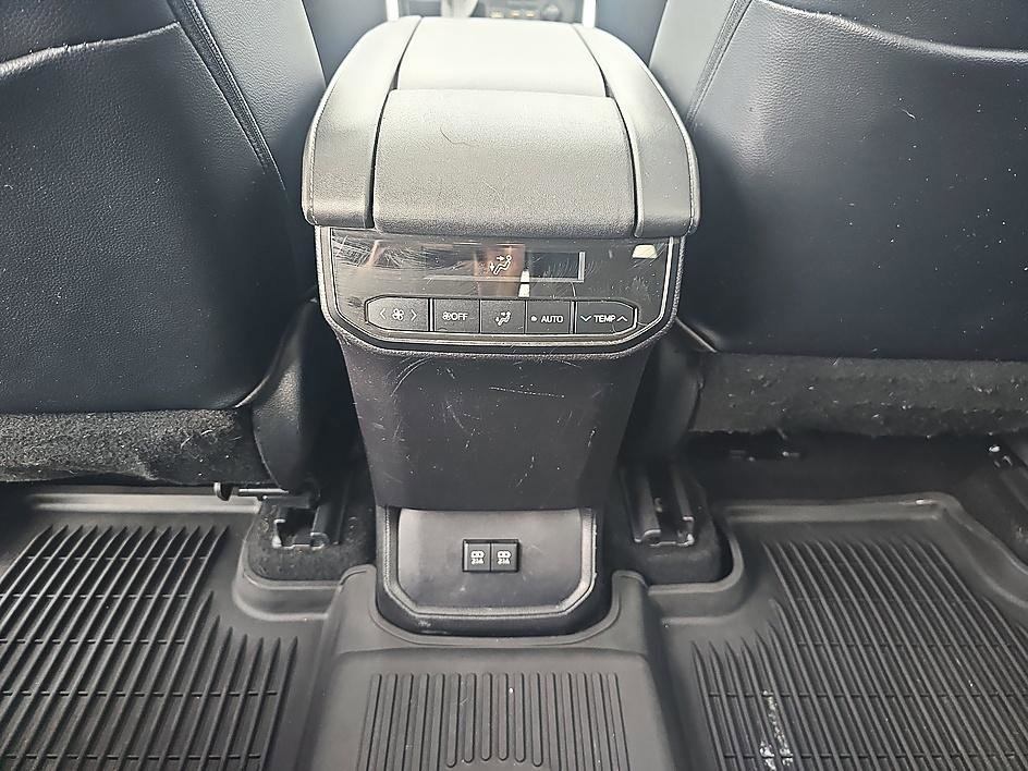 Used 2021 Blizzard Pearl Toyota Hybrid XLE image 32