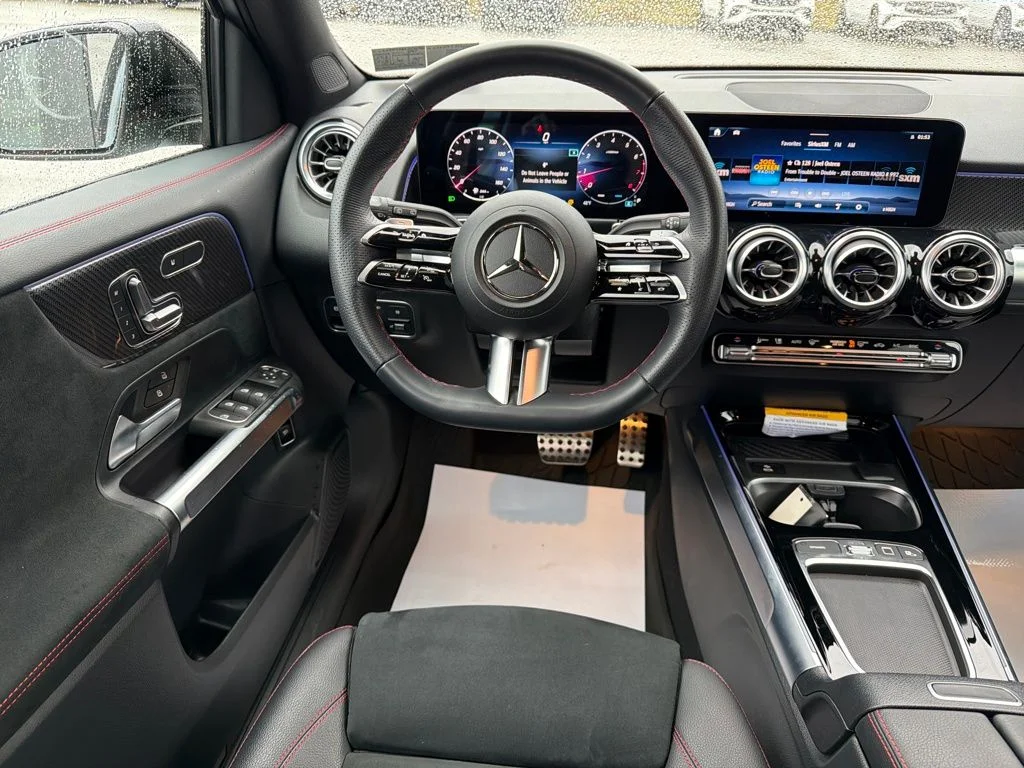 Used 2025 Silver Mercedes-Benz GLB 250 image 14
