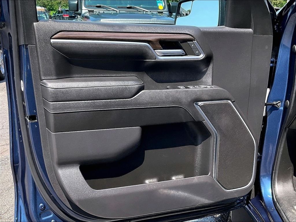 Used 2023 Blue Chevrolet RST image 9